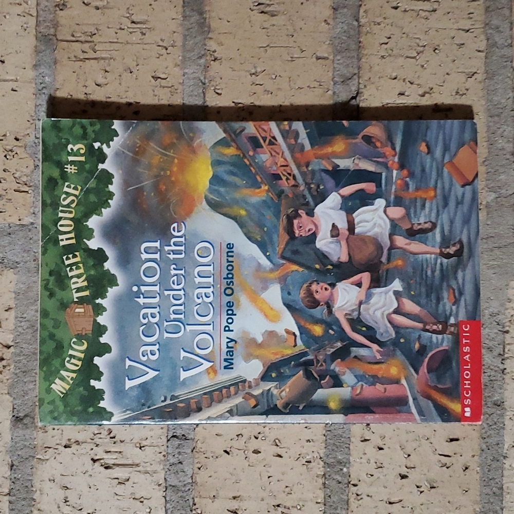 Magic Tree House # 13 - Vacation under the Volcano by Mary Pope Osborne